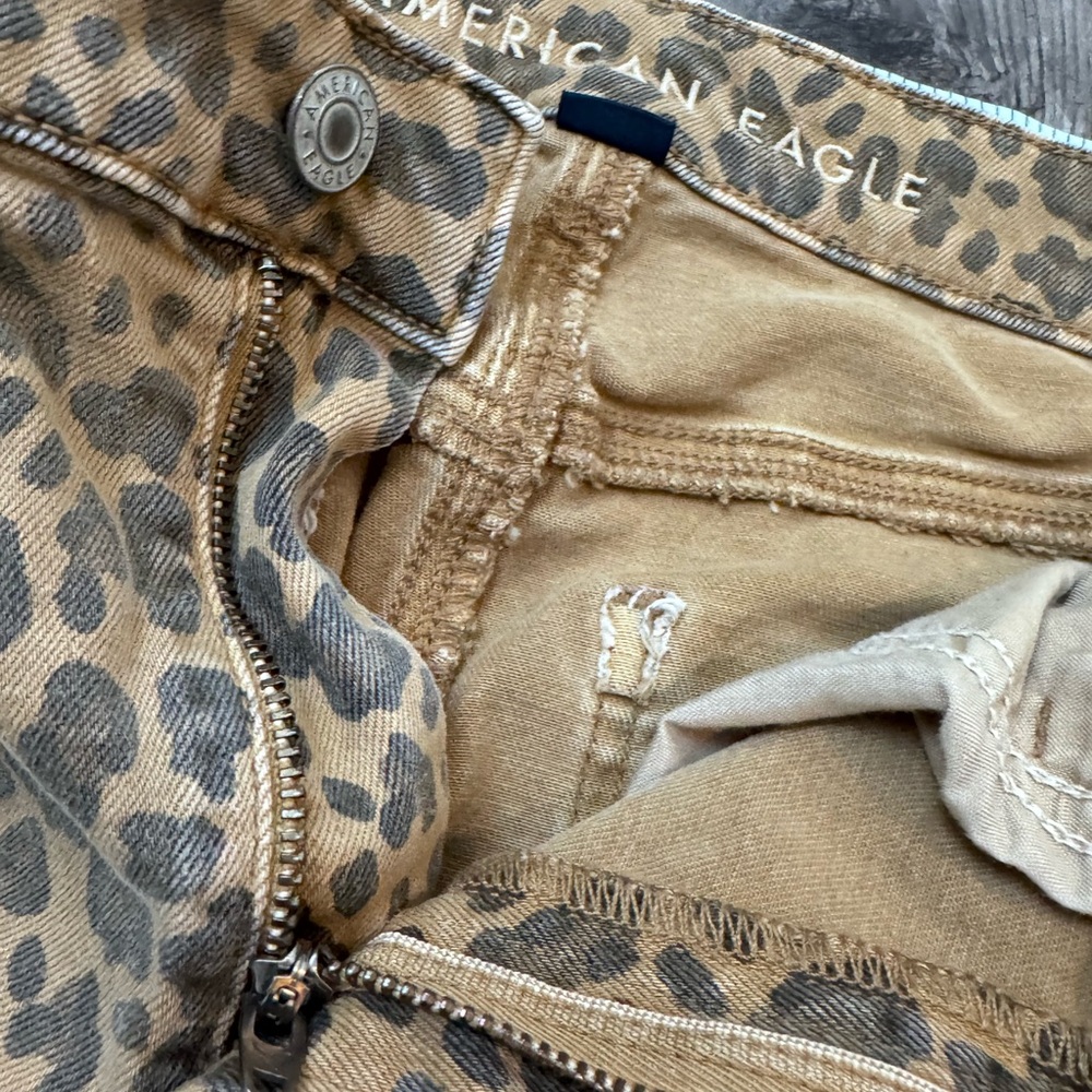 American Eagle Outfitters AE Stretch Leopard Low Rise Baggy Wide-Leg Pants 4 - Picture 10 of 11